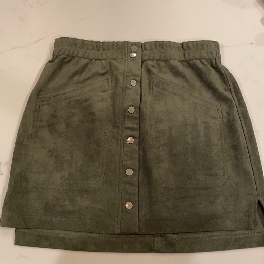 BCBG Green button front mini skirt
